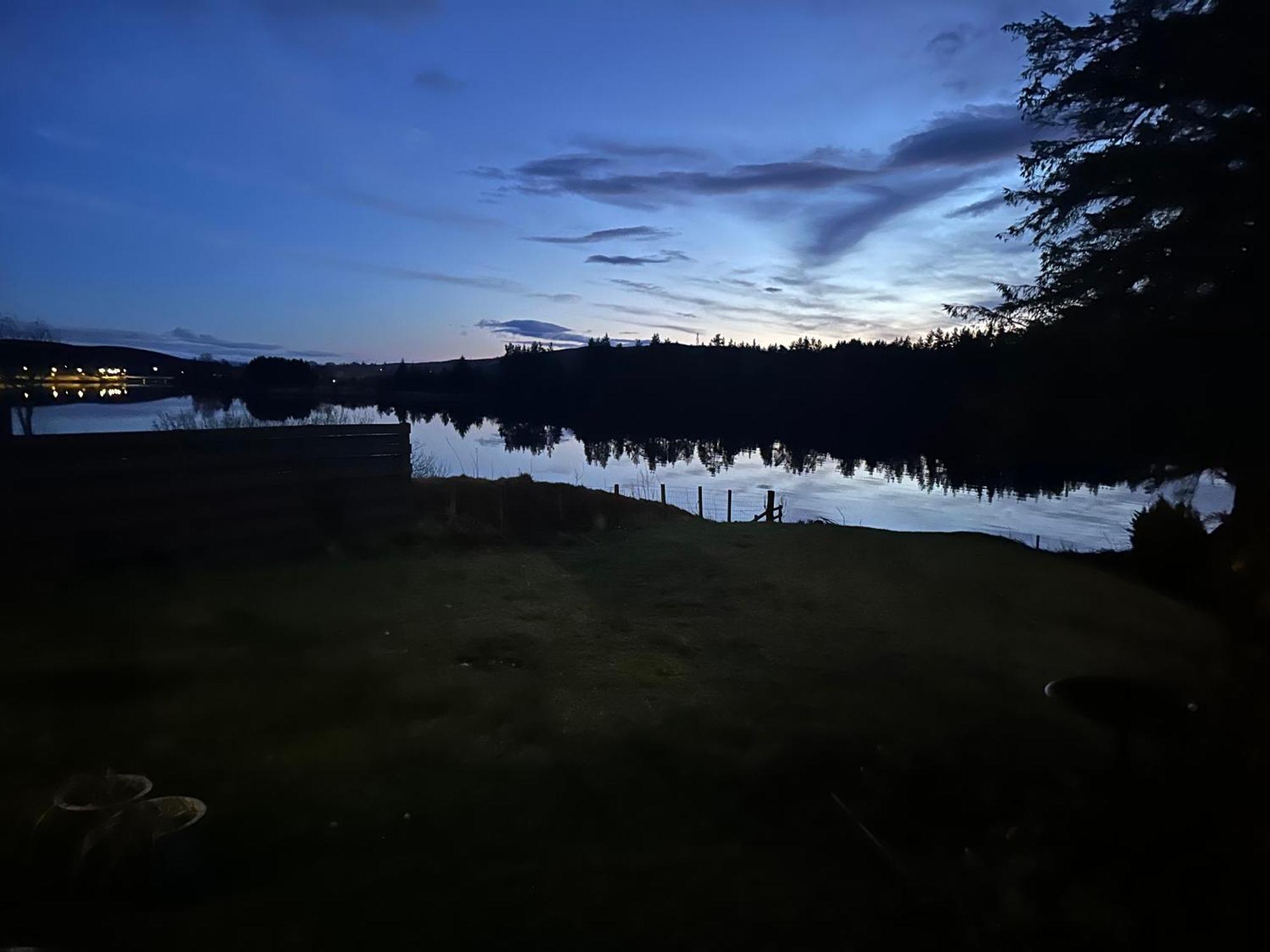 Lochside Lodge Pod Lairg Exterior photo