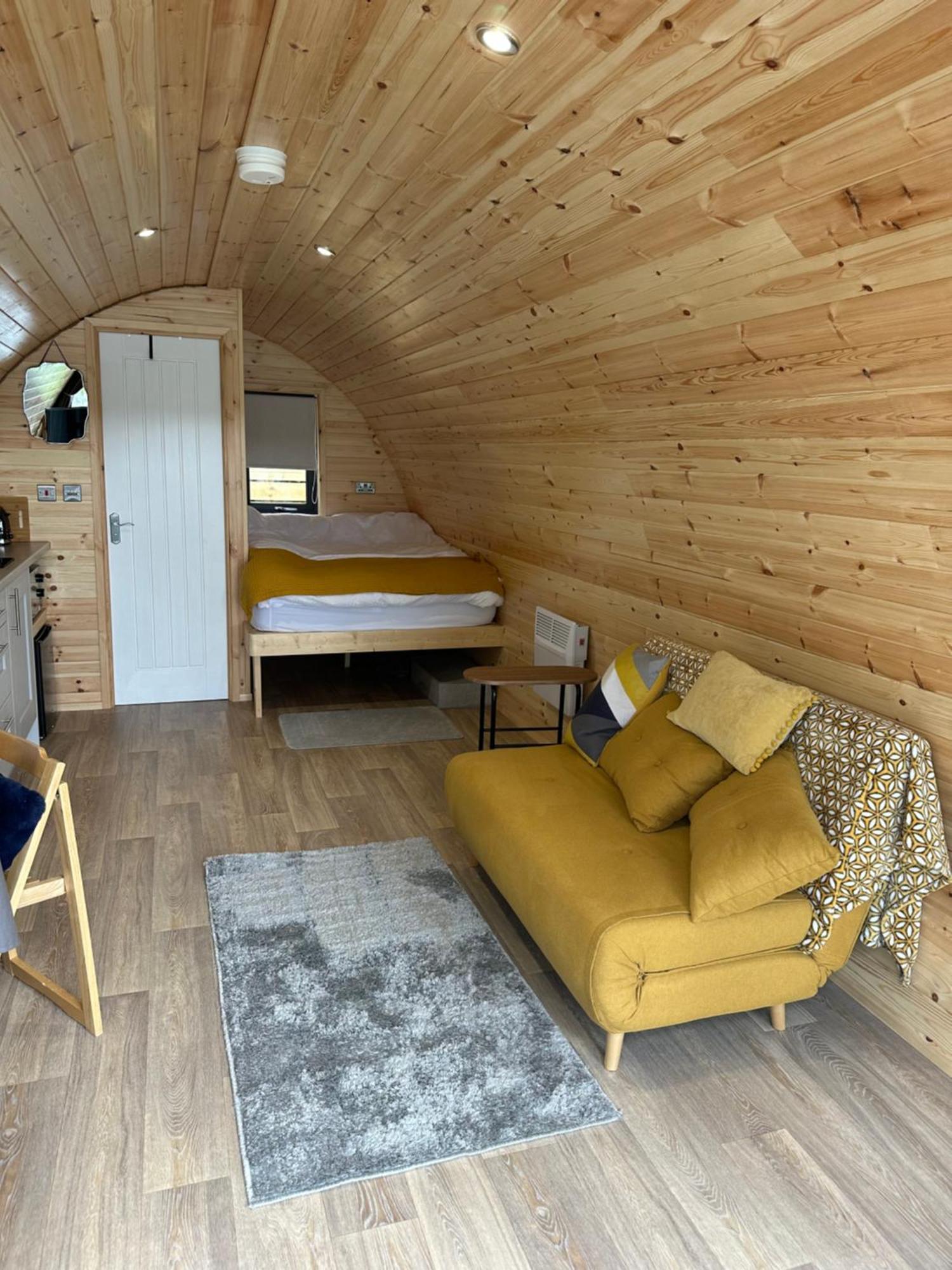 Lochside Lodge Pod Lairg Exterior photo